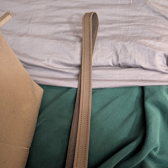 Rothy's Classic Brown Shoulder Bag - Picture 3 of 4